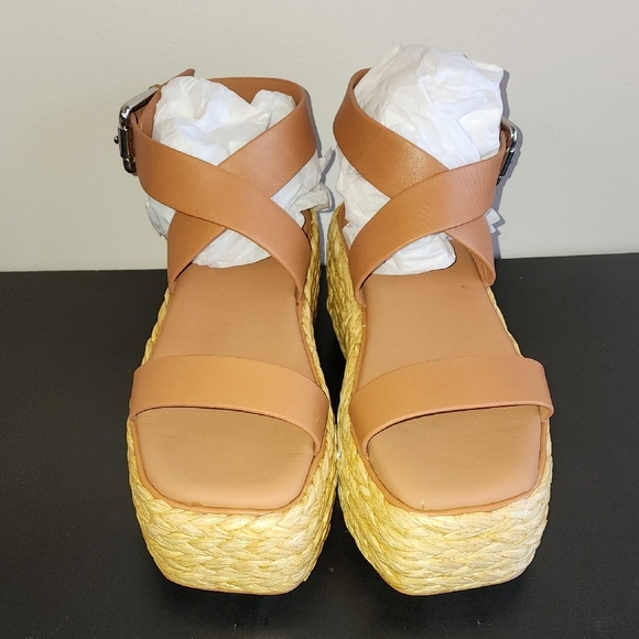 Donna Morgan Tan Espadrilles with Platform Sole and Leather Straps - Picture 4 of 9
